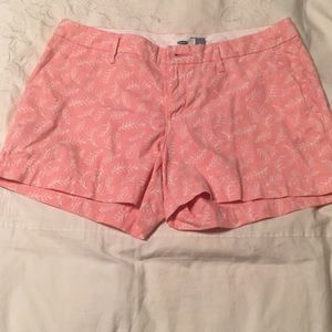 shorts light pink with white trees